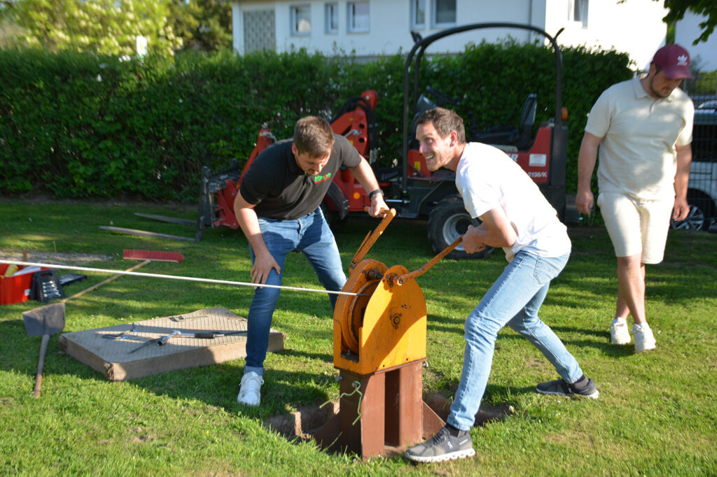 40 Jahre Maibaumsetzen in Boffzen: Tradition trifft Feierlaune