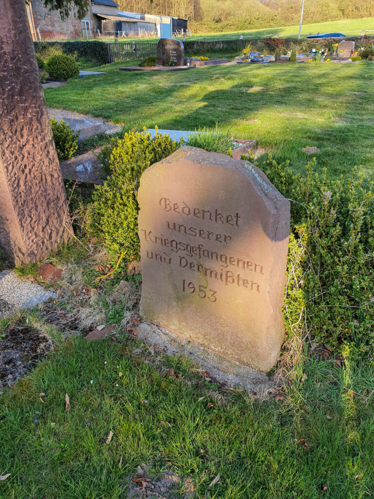 Grabstein von Kriegsgefangenen und Vermissten 1953