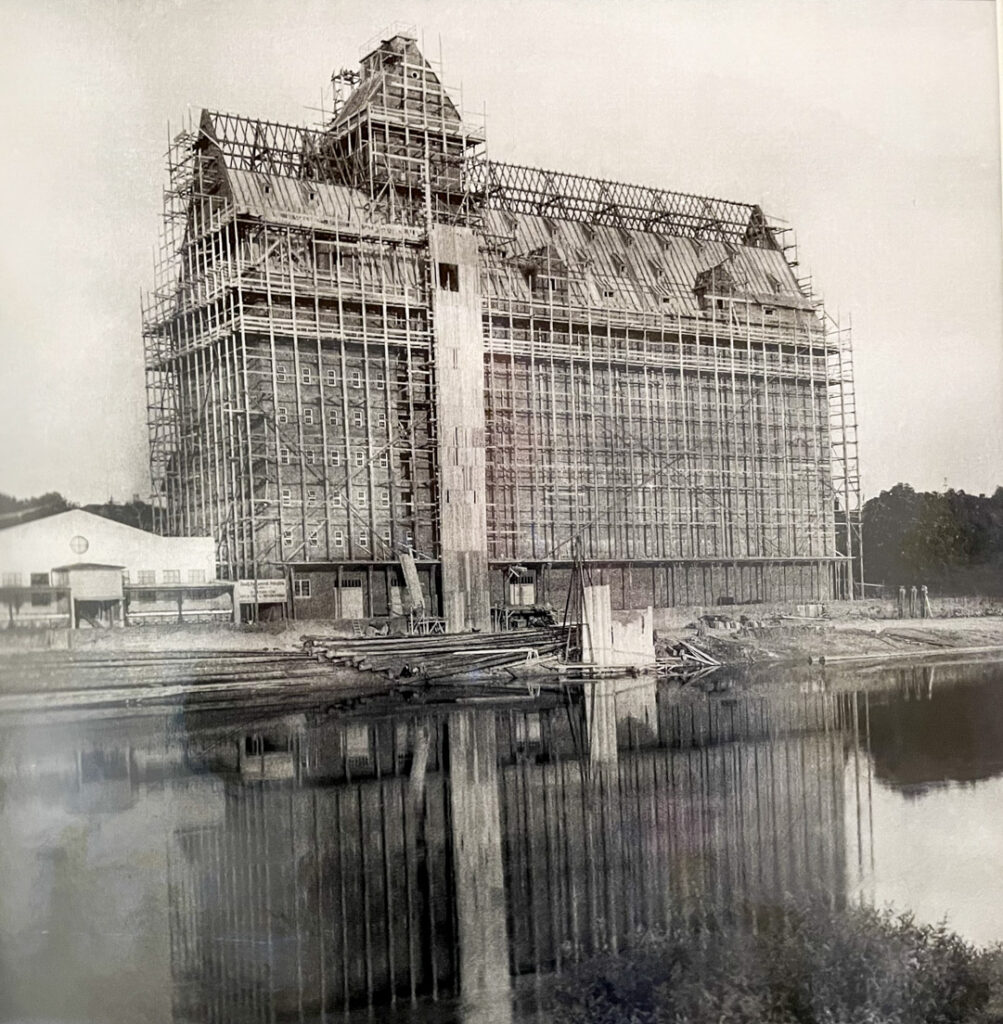 Der-Speicher-kurz-vor-seiner-Fertigstellung-Foto-Privat