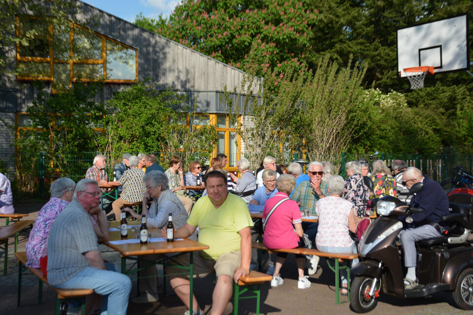 40 Jahre Maibaumsetzen in Boffzen: Tradition trifft Feierlaune