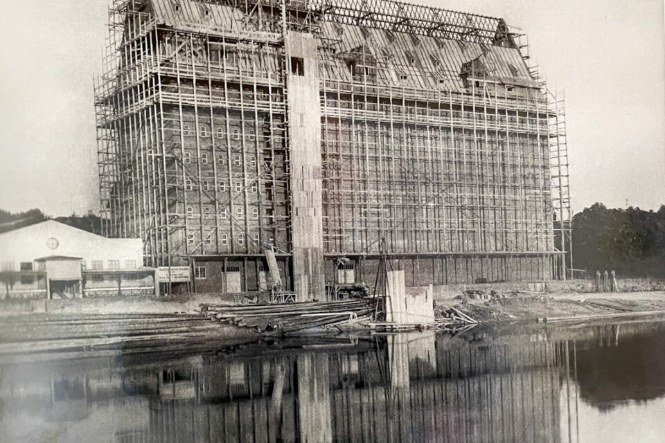 Der-Speicher-kurz-vor-seiner-Fertigstellung-Foto-Privat