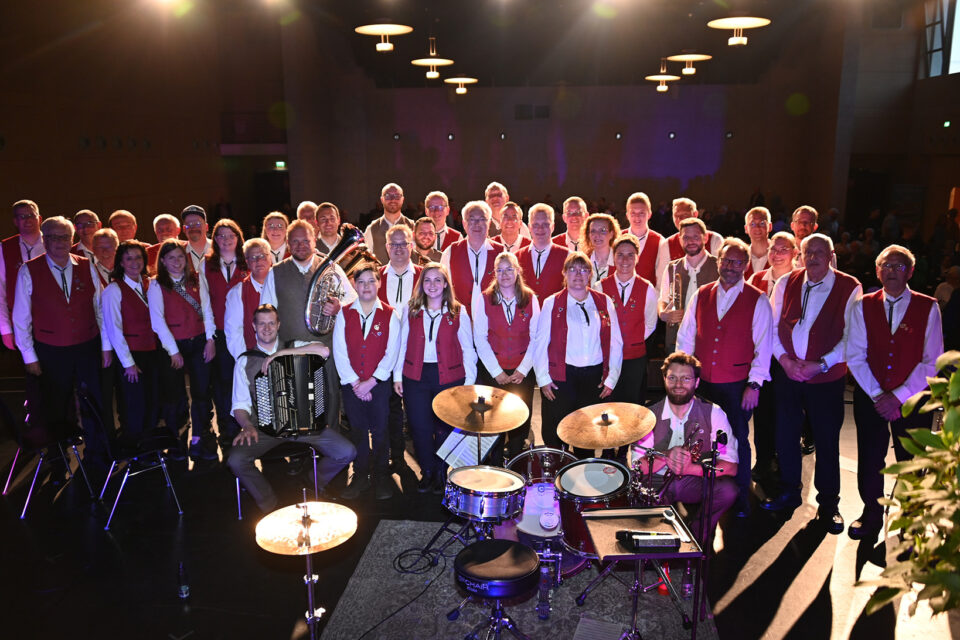 Gruppenbild- Blaskapelle Lüchtringen mit der Kleinen Egerland Besetzung