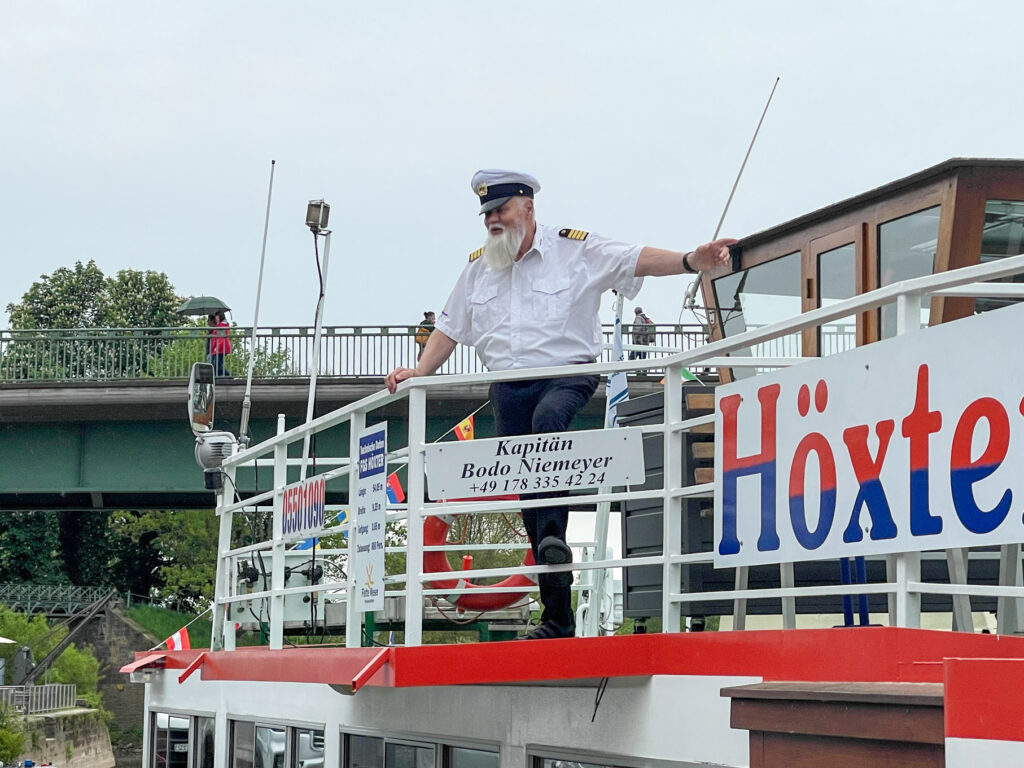 Der Promenadenflohmarkt und die Eröffnungsfahrt der Flotte Weser bringen spürbar Schwung ans Wasser