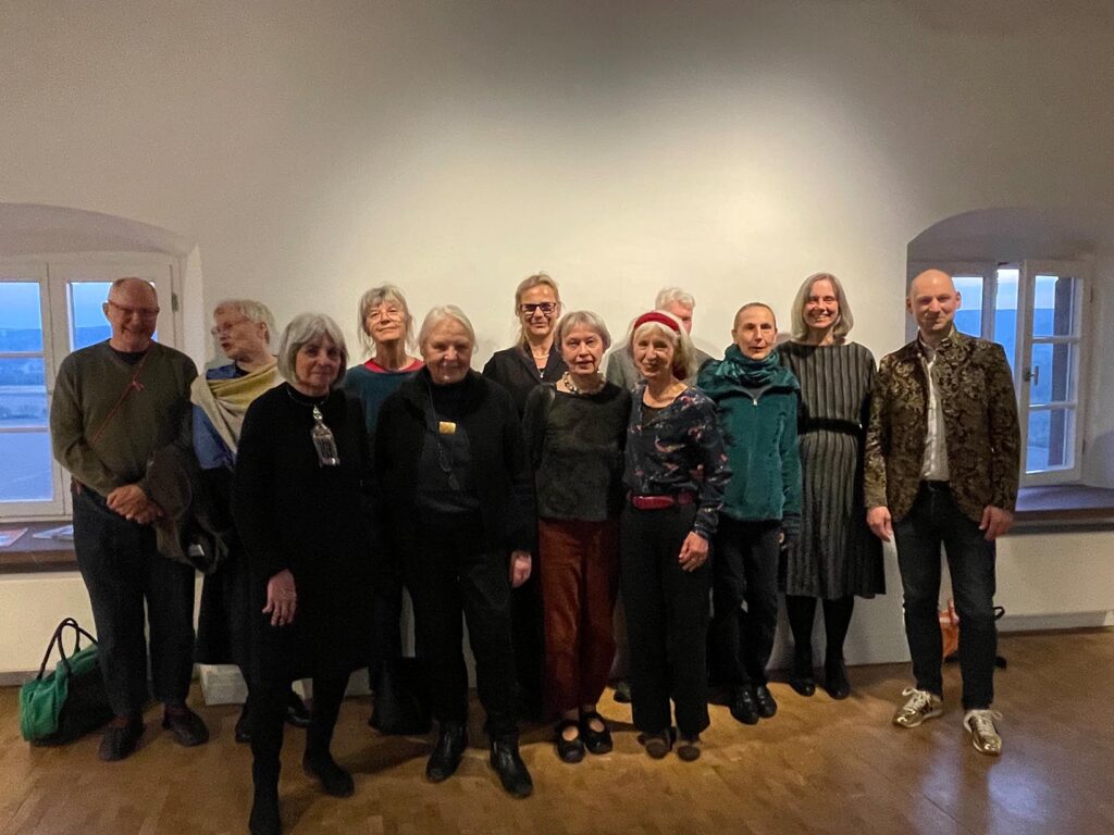 Künstler der Gruppe 83 mit Museumsleiter Dr. Christian Lechelt. rechts