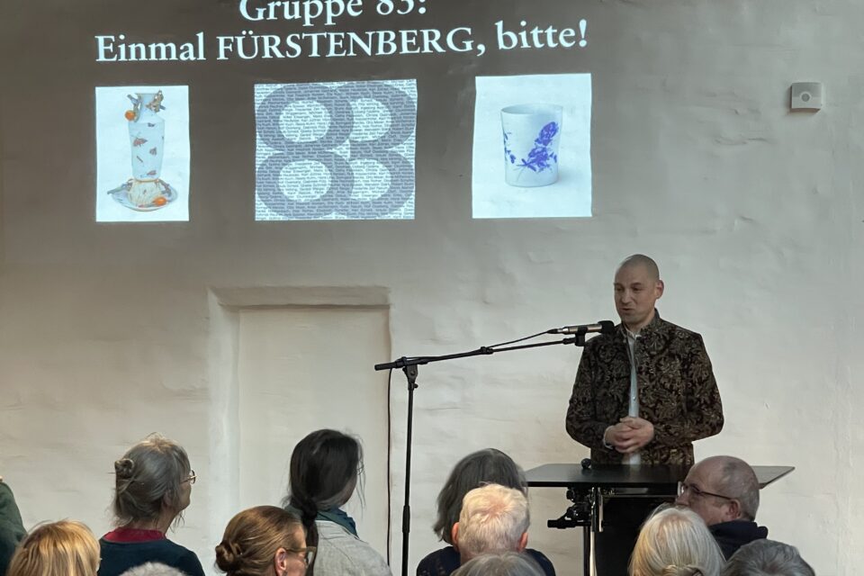 Museumsleiter Dr. Christian Lechelt begrüßt die Gäste